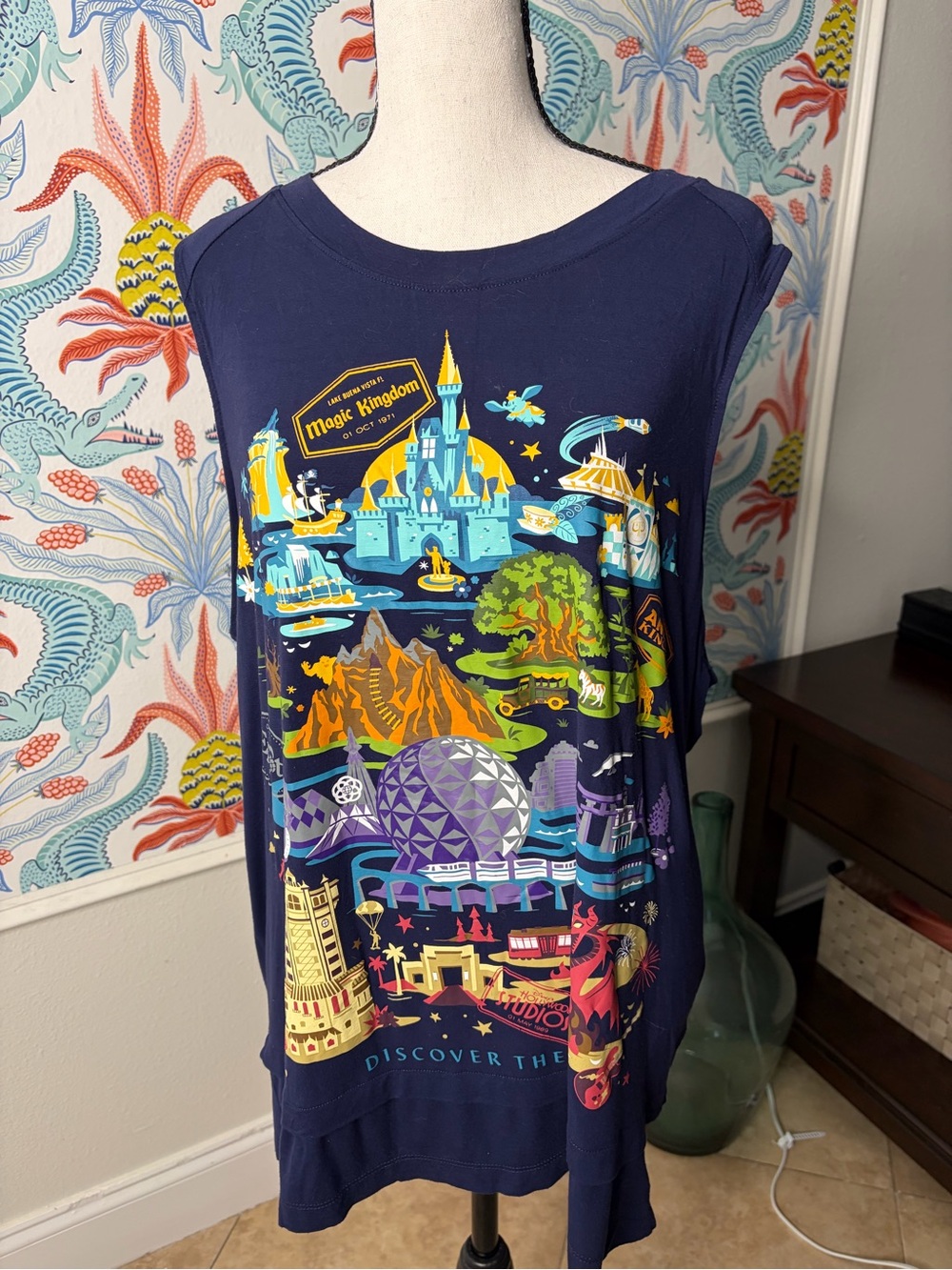 Disney Parks 1X Graphic Sleeveless Top / Tunic
